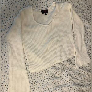 🌸2 for $20🌸 White v neck knit  bell arm sweater size M